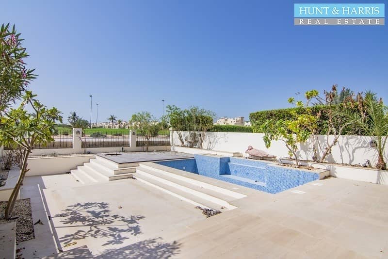 Upgraded Townhouse in Al Hamra - Price Reduced