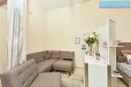 Upgraded Kitchen - Fully furnished - Golf Course View Upgraded Kitchen - Fully furnished - Golf Course View