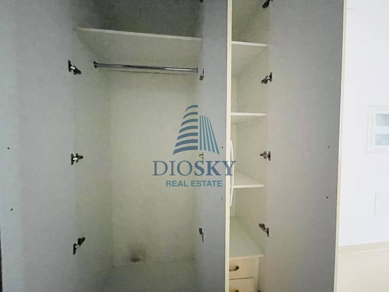 4 Image 4