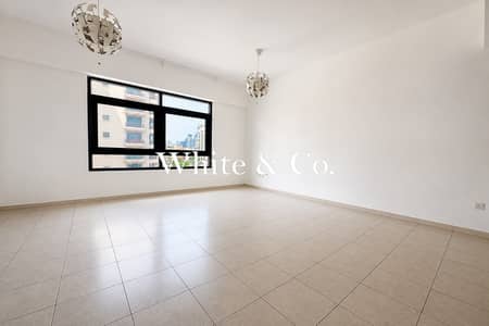1 Bedroom Flat for Rent in The Greens, Dubai - Unfurnished | Prime Location | Vacant Now 1 Bedroom Flat for Rent in The Greens, Dubai - Unfurnished | Prime Location | Vacant Now