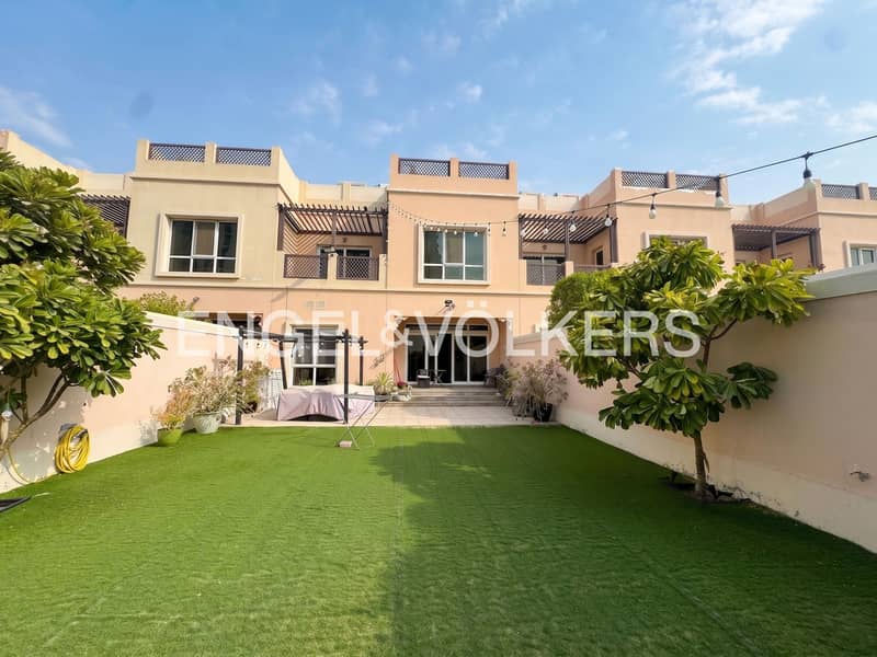 Villa en Al Barsha,Al Barsha 1, 4 dormitorios, 300000 AED - 16124411 Villa en Al Barsha,Al Barsha 1, 4 dormitorios, 300000 AED - 16124411