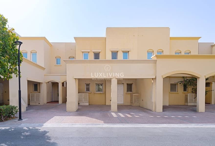 Таунхаус в Лейкс,Маеен,Маеен 2, 3 cпальни, 300000 AED - 16126385 Таунхаус в Лейкс,Маеен,Маеен 2, 3 cпальни, 300000 AED - 16126385