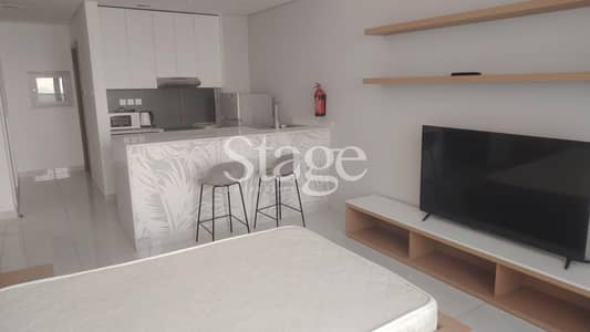 Studio te Huur in Dubai Land Residence Complex (DLRC), Dubai - Appartement in Dubai Land Residence Complex (DLRC)，Blue Waves Tower, 44000 AED - 16127160