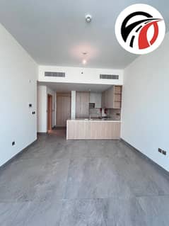 الطابق العلوي 2BHK | جنة ميدتاون | شرفة وإطلالة على المدينة | تخطيط مفتوح