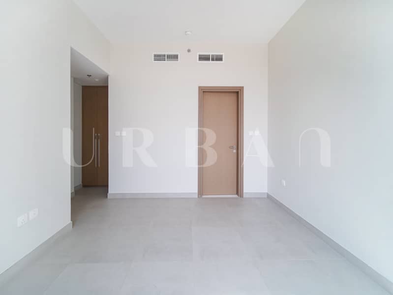 11 ADU00129. JPG