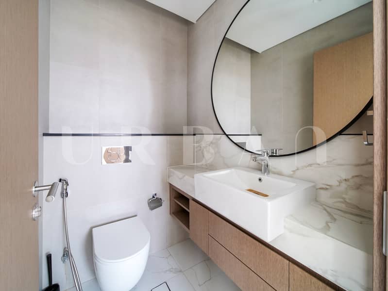 13 ADU00105. JPG