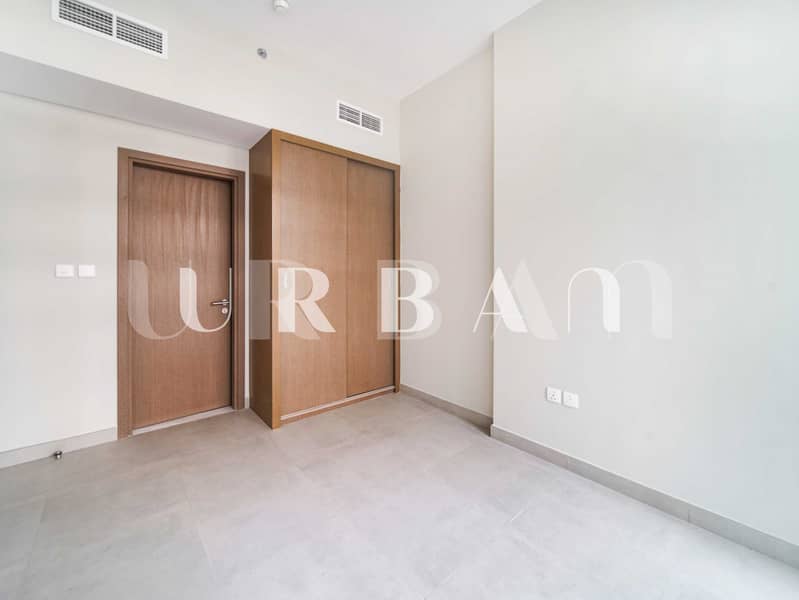 8 ADU00048. JPG
