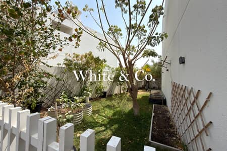 3 Bedroom Townhouse for Rent in DAMAC Hills 2 (Akoya by DAMAC), Dubai - Huge garden | Corner 3 bed | Single row