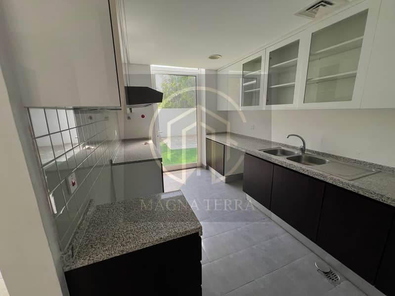 8 kitchen. jpeg