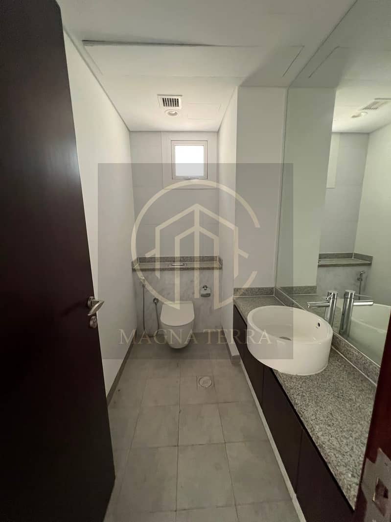 19 washroom. jpeg