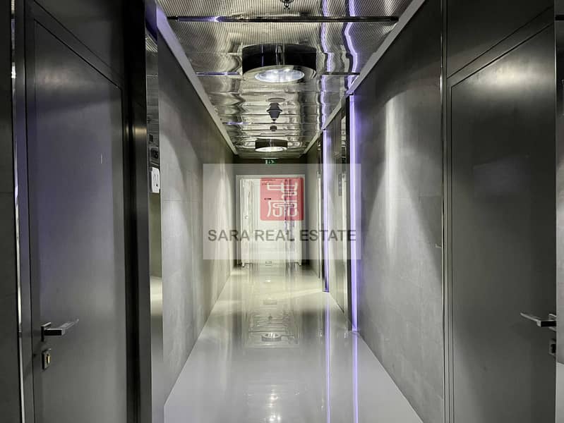 7 4.0 Hallway. JPG