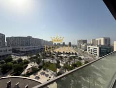 Spacious 3 bedrooms / Corner view / Panoramic windows