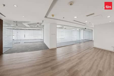 Office for Rent in Jumeirah Lake Towers (JLT), Dubai - High Floor | Community View | Community Expert