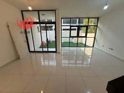 3 habitaciones Townhouse para en Alquiler en DAMAC Hills 2 (Akoya by DAMAC), Dubai - WhatsApp Image 2026-08-10 at 18.10. 29 (1). jpeg