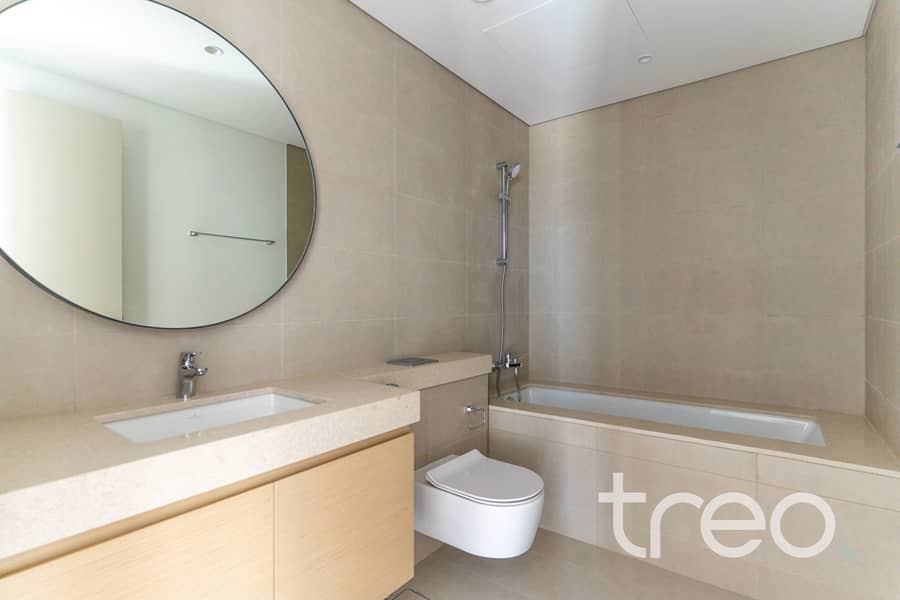 8 BATHROOM 2. jpg