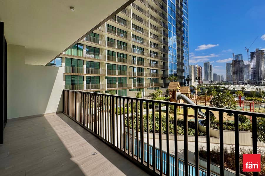 Next To Five, Vacant, Furnished, Prime Location Next To Five, Vacant, Furnished, Prime Location