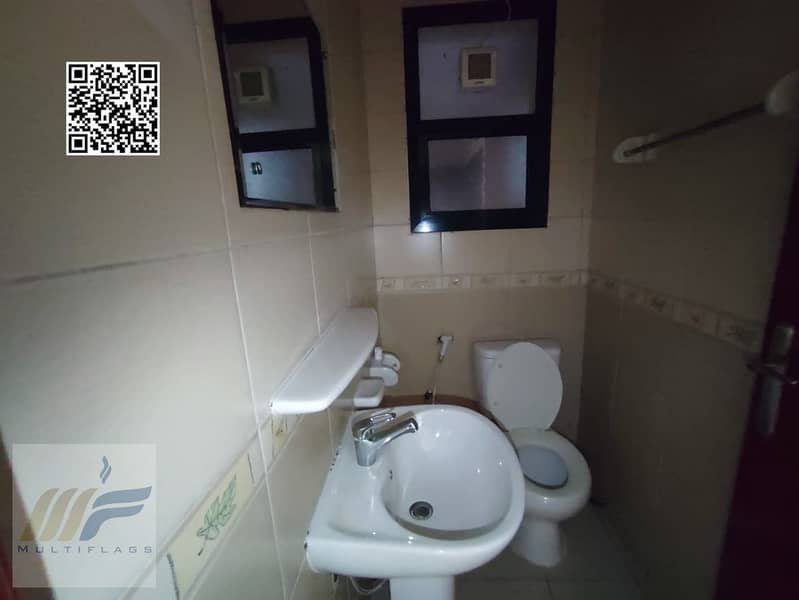 9 85ca169f-6a2d-4218-8270-ff338b619ffe. jpg