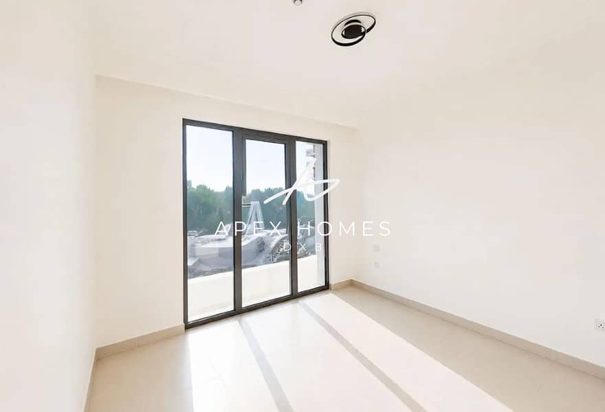 Pool and Mall View | High Floor | Semi Furnished Pool and Mall View | High Floor | Semi Furnished