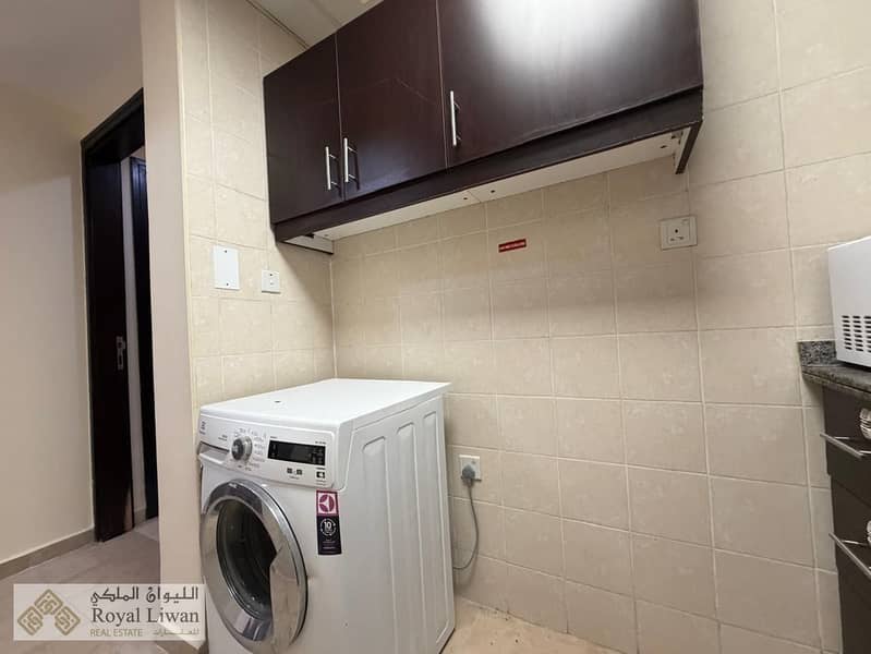 12 7aed298e-125d-48f6-b35d-00d5b5b27b13. jpg