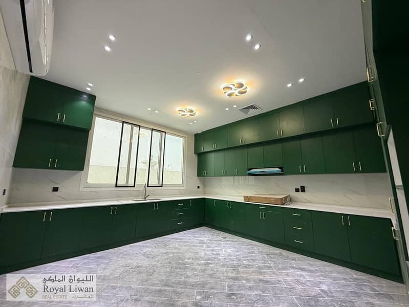 18 75bd4528-51de-4536-9db2-ac4d16339000. jpg