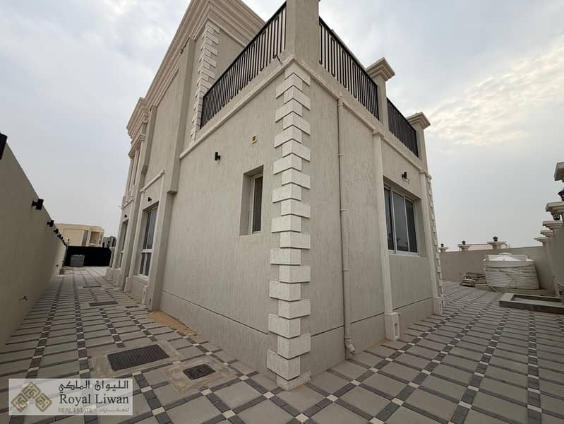 32 12101539-8a6e-4876-a2bd-7baa39333927. jpg