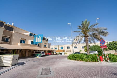 3 Bedroom Villa for Sale in Al Reef, Abu Dhabi - 3BR Maids | Extended Garden | Fully Upgraded
