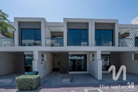 4 Bedroom Townhouse for Rent in DAMAC Hills, Dubai - Great Deal | Golf Views | Close to Amenities 4 Bedroom Townhouse for Rent in DAMAC Hills, Dubai - Great Deal | Golf Views | Close to Amenities