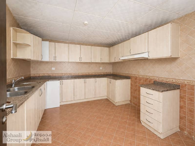 13 kitchen . jpeg