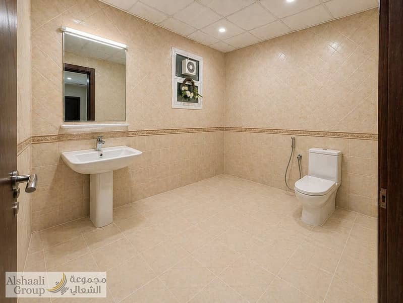 15 washroom  (2). jpeg