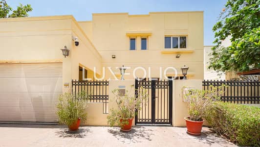 6 Bedroom Villa for Sale in The Meadows, Dubai - 6 Bedrooms | Fully Upgraded and Extended | Vacant on Transfer