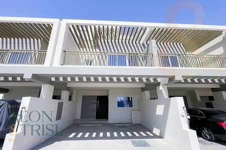 4 habitaciones Townhouse para en Alquiler en DAMAC Hills 2 (Akoya by DAMAC), Dubai - Casa adosada en DAMAC Hills 2 (Akoya by DAMAC)，Camelia, 4 dormitorios, 110000 AED - 16139761