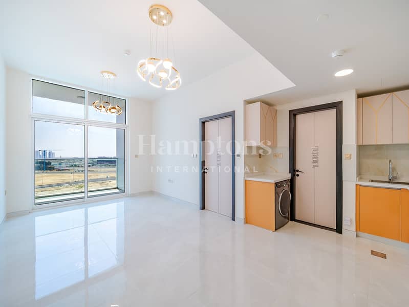 Vacant | Mid Floor | with Kitchen Appliances Vacant | Mid Floor | with Kitchen Appliances