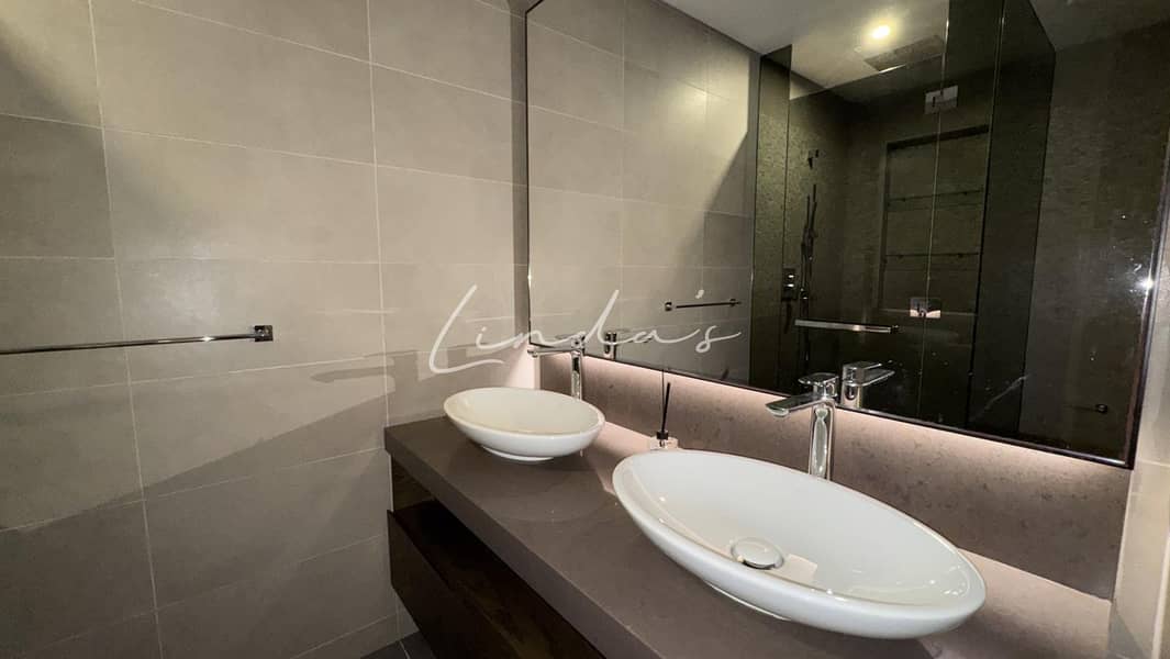 8 images image img
