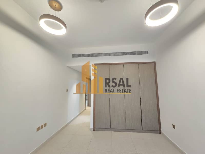 6 c49dd351-fb1d-413c-b6ee-852972383284. jpg