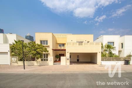5 Bedroom Villa for Sale in The Meadows, Dubai - Single Row | Upgraded Floor | Landscaped | Vacant 5 Bedroom Villa for Sale in The Meadows, Dubai - Single Row | Upgraded Floor | Landscaped | Vacant