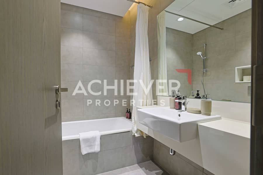 24 R15 308 (7 of 32). jpg