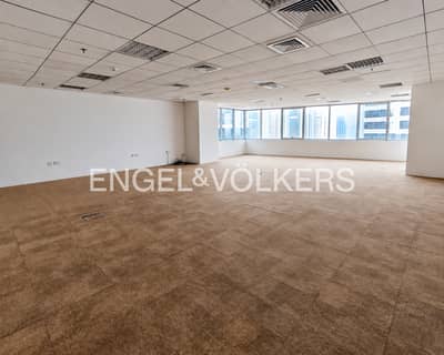 Office para en Alquiler en Jumeirah Lake Towers (JLT), Dubai - Oficina en Jumeirah Lake Towers (JLT)，Mazaya Business Avenue，Mazaya Business Avenue BB-1, 120000 AED - 16141774