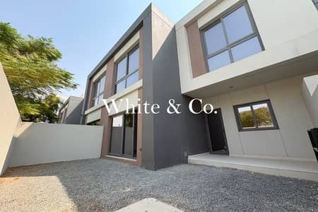 3 Bedroom Villa for Rent in Dubai South, Dubai - Park Backing | Spacious Rooms | August