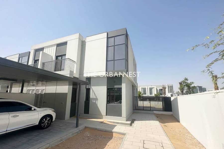Corner Unit | Single Row | Landscaped | Exclusive Corner Unit | Single Row | Landscaped | Exclusive