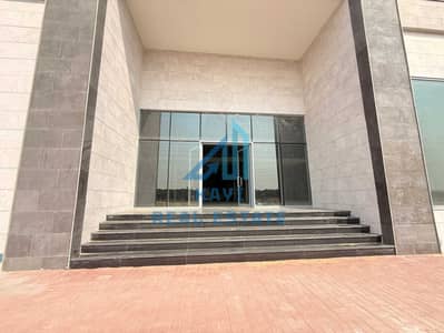 معرض تجاري  للايجار في صناعية الصجعة، الشارقة - IMG_8019. jpg