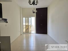 مع شرفة | استوديو جاهز للسكن | موقع مميز