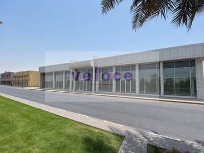 Showroom para en Alquiler en Industrial Area, Sharjah - 2a857940-43b2-480c-8e1e-31a0ffebc19d. jpeg