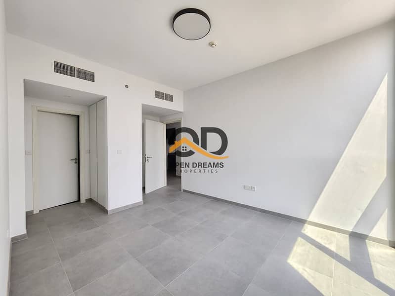 12 00f9ef10-0a67-437d-b55a-bba56466cf98. jpg