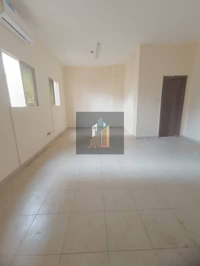 Studio for Rent in Al Ghuwair, Sharjah - IMG-20250215-WA0009. jpg Studio for Rent in Al Ghuwair, Sharjah - IMG-20250215-WA0009. jpg