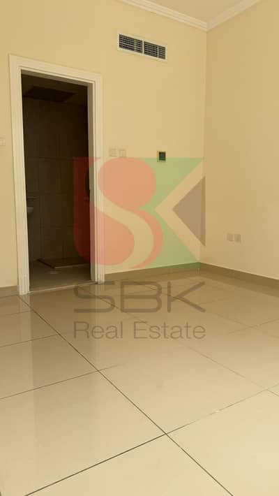 1 Camera Appartamento in affitto a Al Khan, Sharjah - WhatsApp Image 2026-03-04 at 11.32. 03 AM (1). jpeg 1 Camera Appartamento in affitto a Al Khan, Sharjah - WhatsApp Image 2026-03-04 at 11.32. 03 AM (1). jpeg