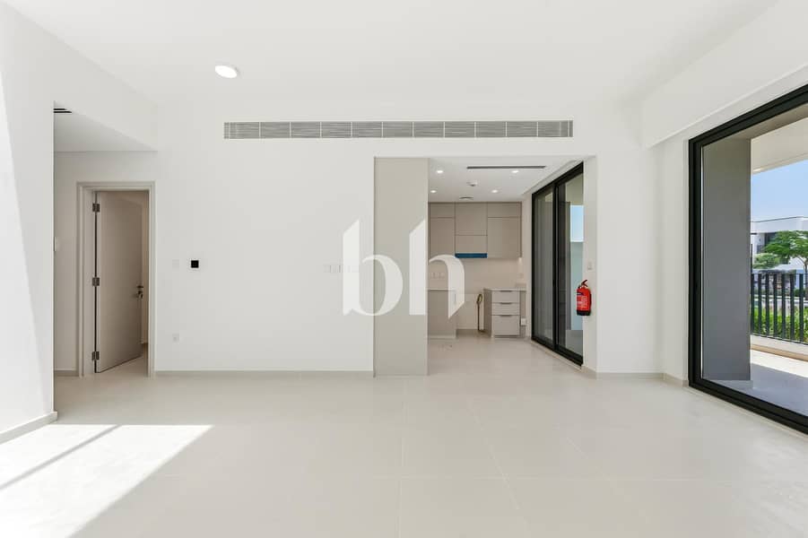 3 images image img
