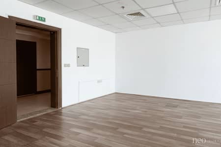 Office for Rent in Business Bay, Dubai - Pristine Condition | Fitted Pantry | Ready to Move In Office for Rent in Business Bay, Dubai - Pristine Condition | Fitted Pantry | Ready to Move In