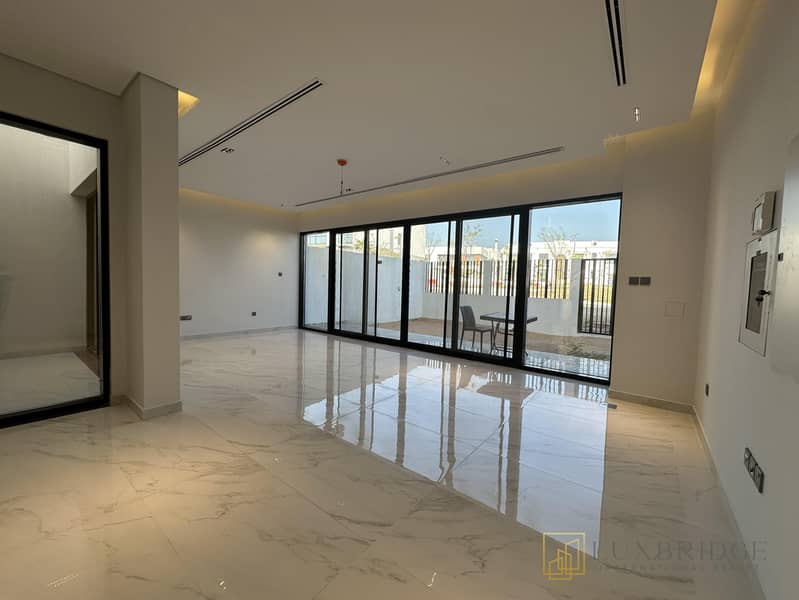 Overlooking Park | Brand New | Single Row Overlooking Park | Brand New | Single Row