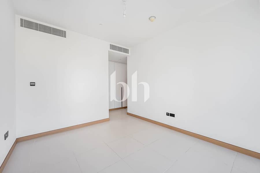 8 Image 0
