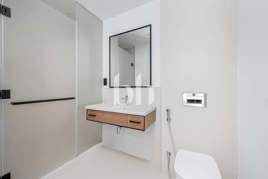 9 Image 0